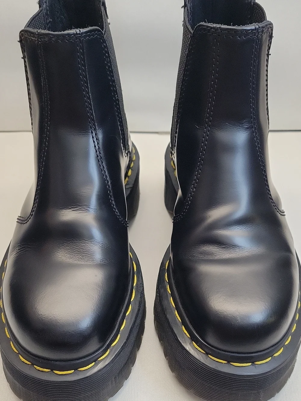 Dr. Martens 2976 Quad Smooth Leather Platform Chelsea Boots Unisex US L 7 M 6